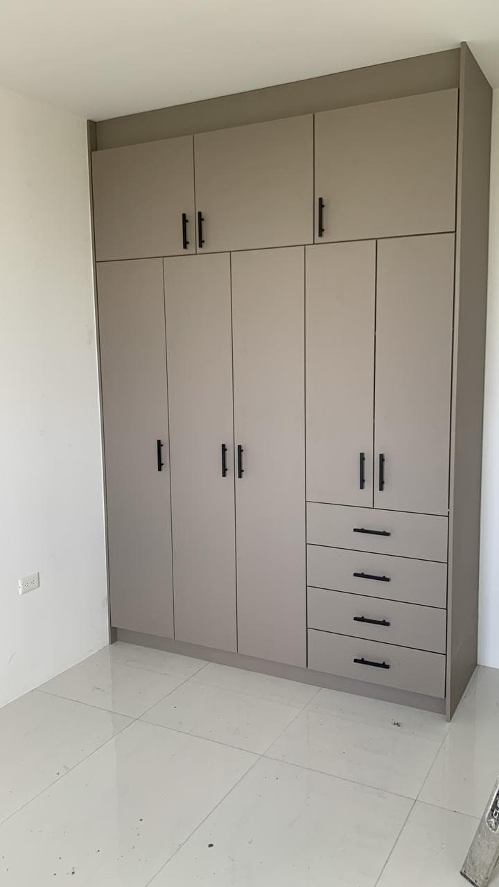 Cocina en melamina técnica terminada, línea madera de FÁBRICA
